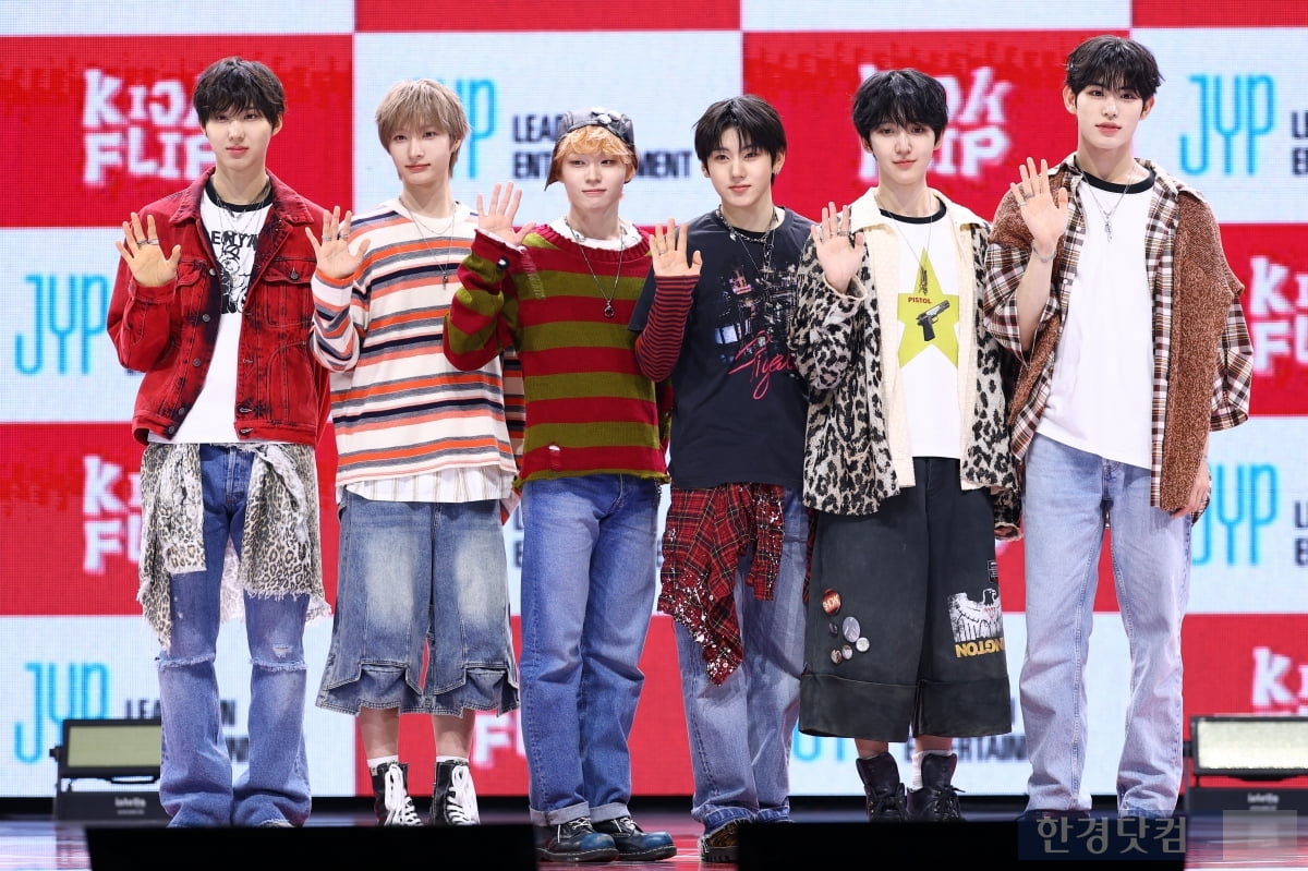 [포토] 킥플립, '청량함 가득한 모습으로 컴백'