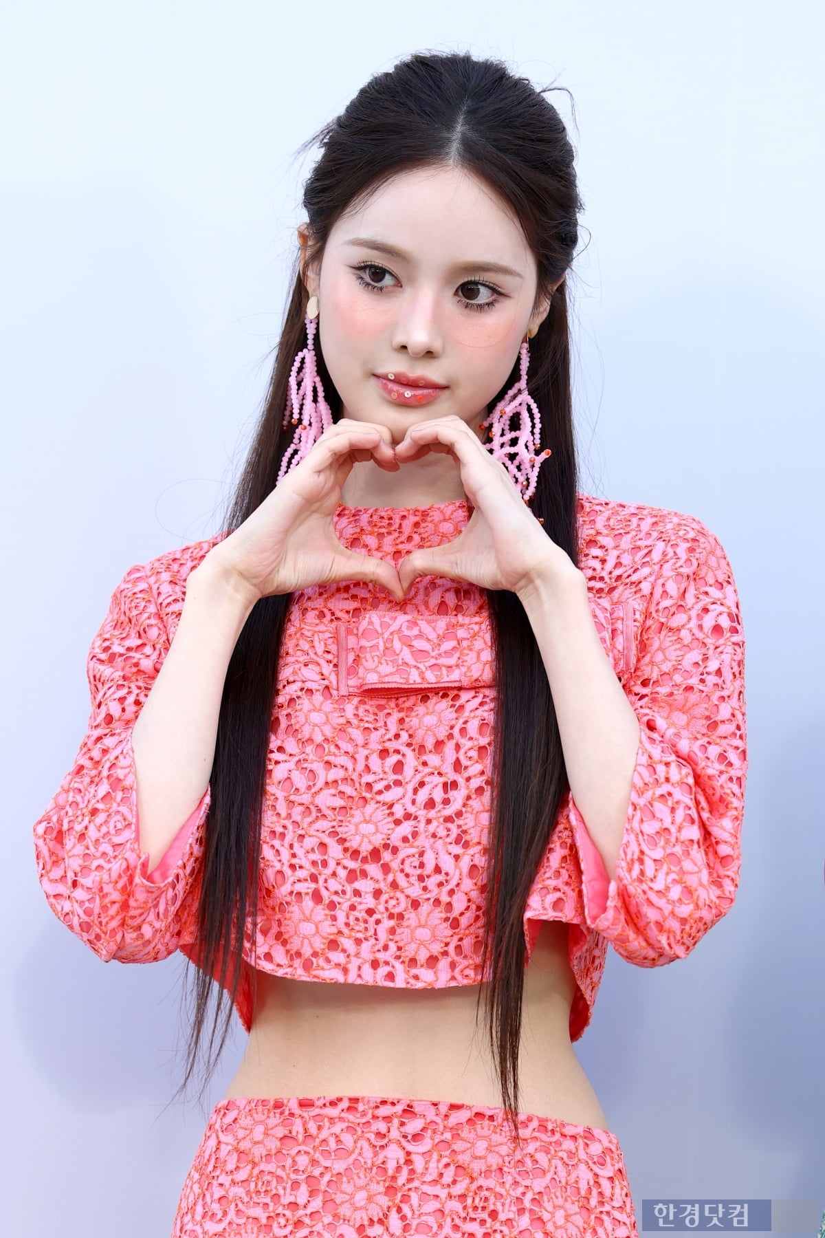 [포토] 이즈나 방지민, '돋보이는 예쁨~'