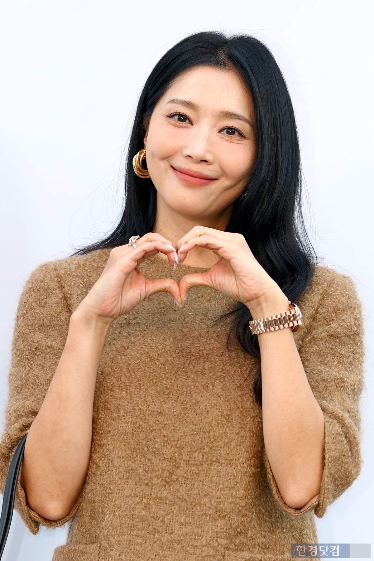 [포토] 오윤아, '눈 뗄 수 없는 아름다움'