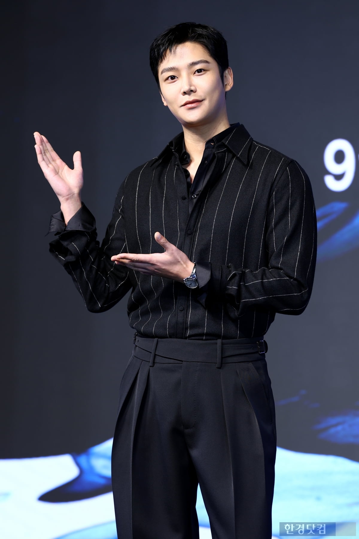 [포토] 로운, '팬들 반하게 만드는 멋진 남자'