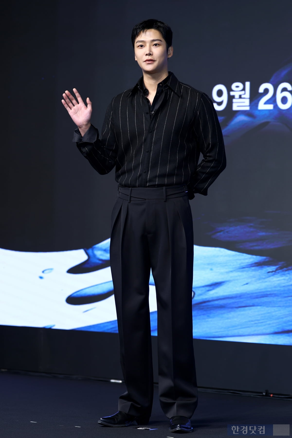 [포토] 로운, '팬들 반하게 만드는 멋진 남자'