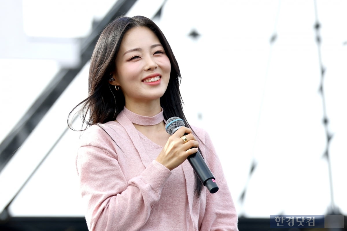 [ATA 포토] 흰, '보는 사람 기분 좋아지는 즐거운 무대'