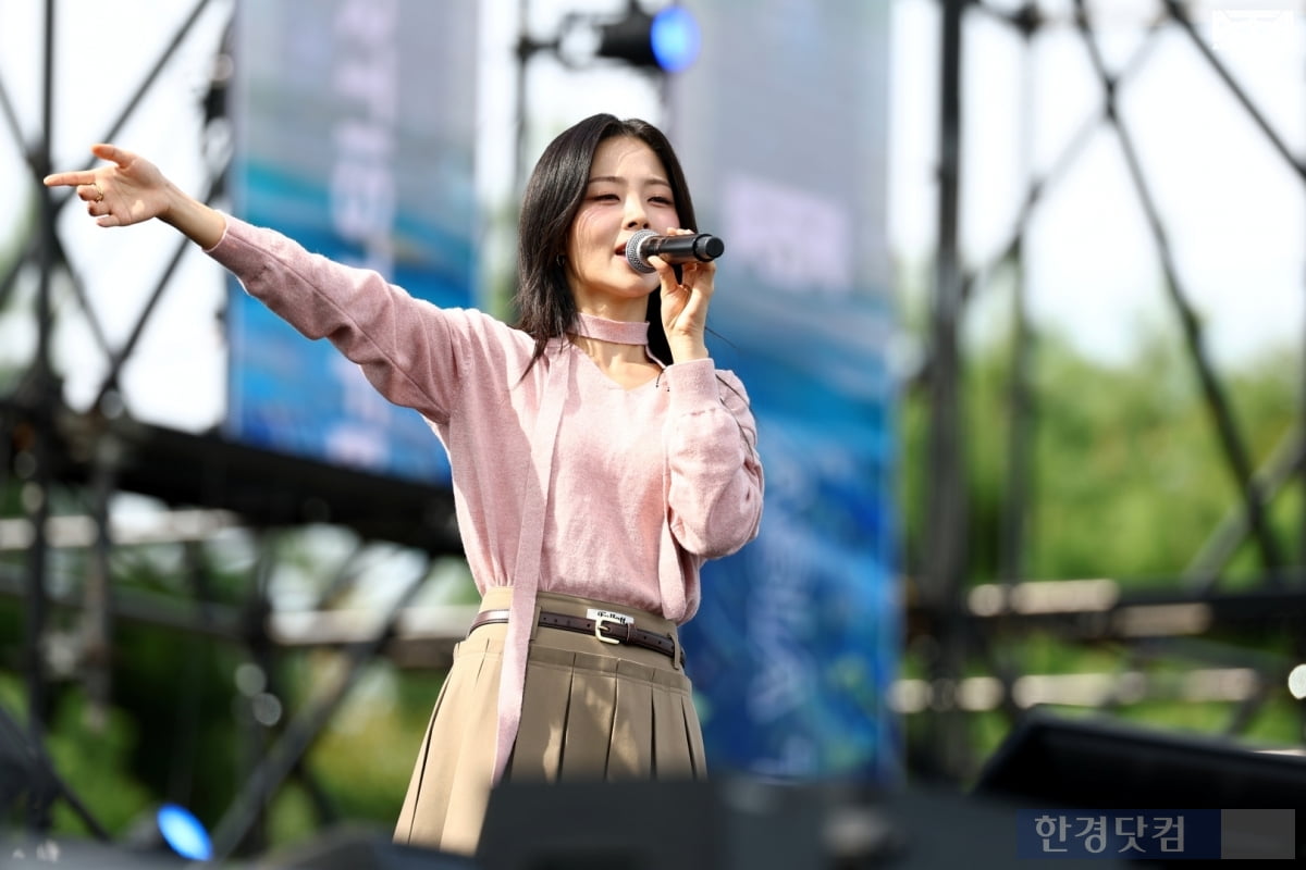 [ATA 포토] 흰, '보는 사람 기분 좋아지는 즐거운 무대'