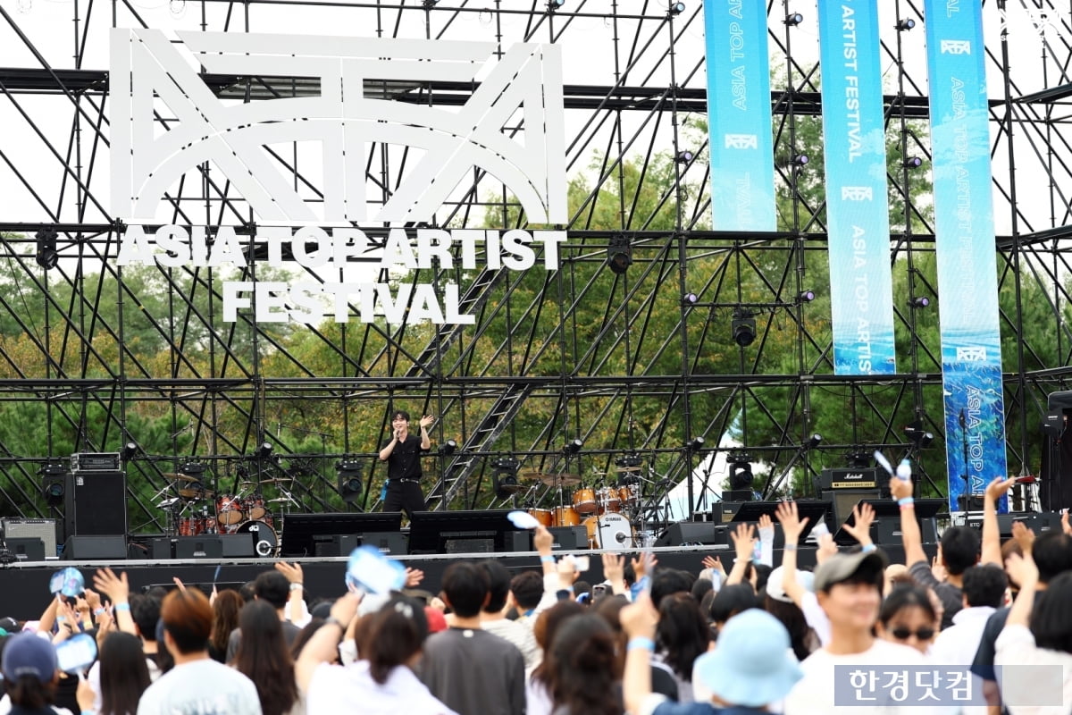 [ATA 포토] 황가람, '밤하늘에 빛나는 별 같은 무대'