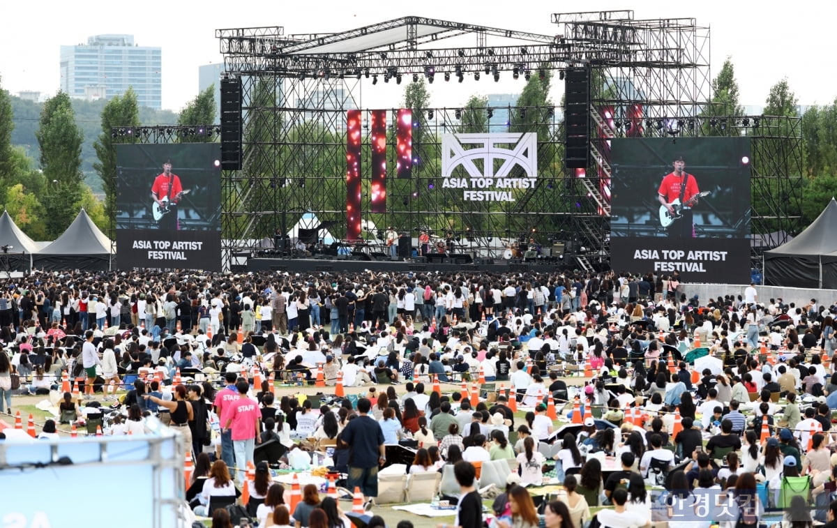 [ATA 포토] 십센치, '어깨 들썩여지는 멋진 공연'