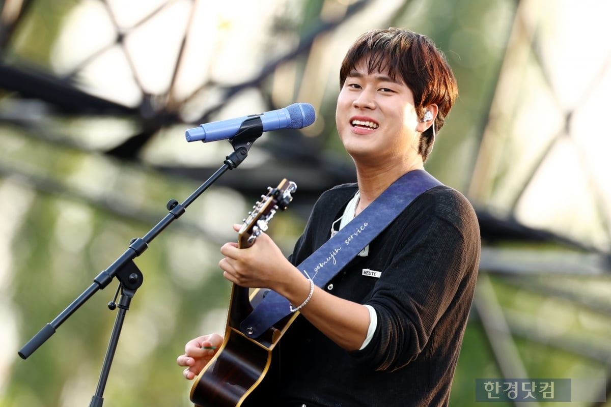 [ATA 포토] 이무진, '한 편의 청춘만화 같은 무대'