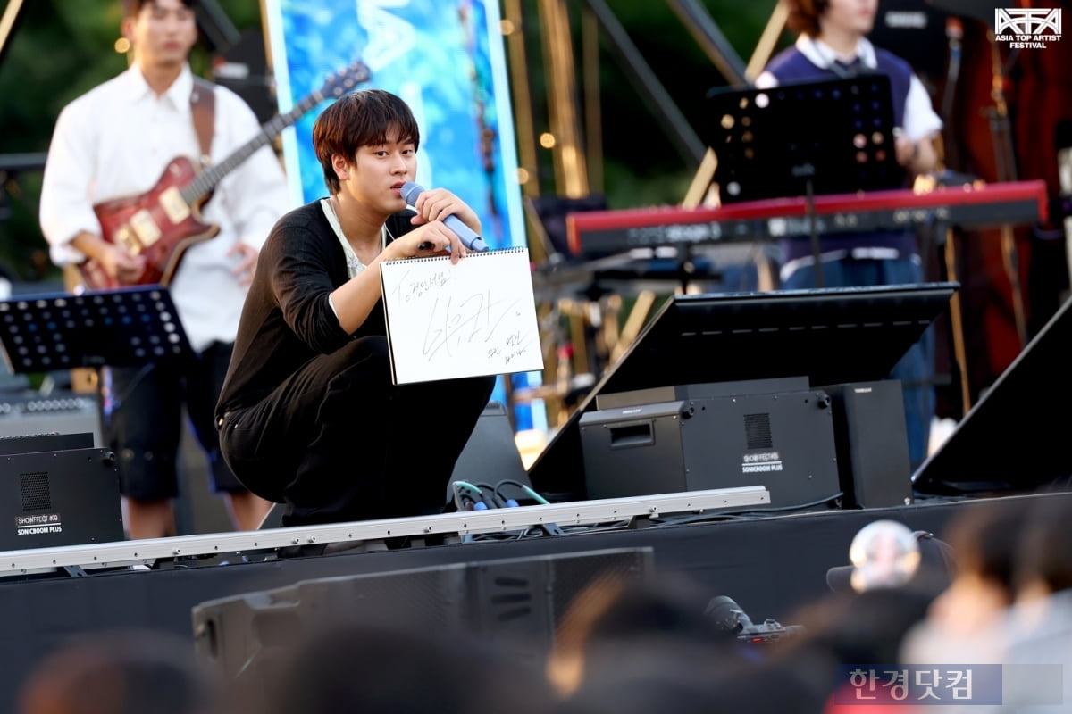 [ATA 포토] 이무진, '한 편의 청춘만화 같은 무대'