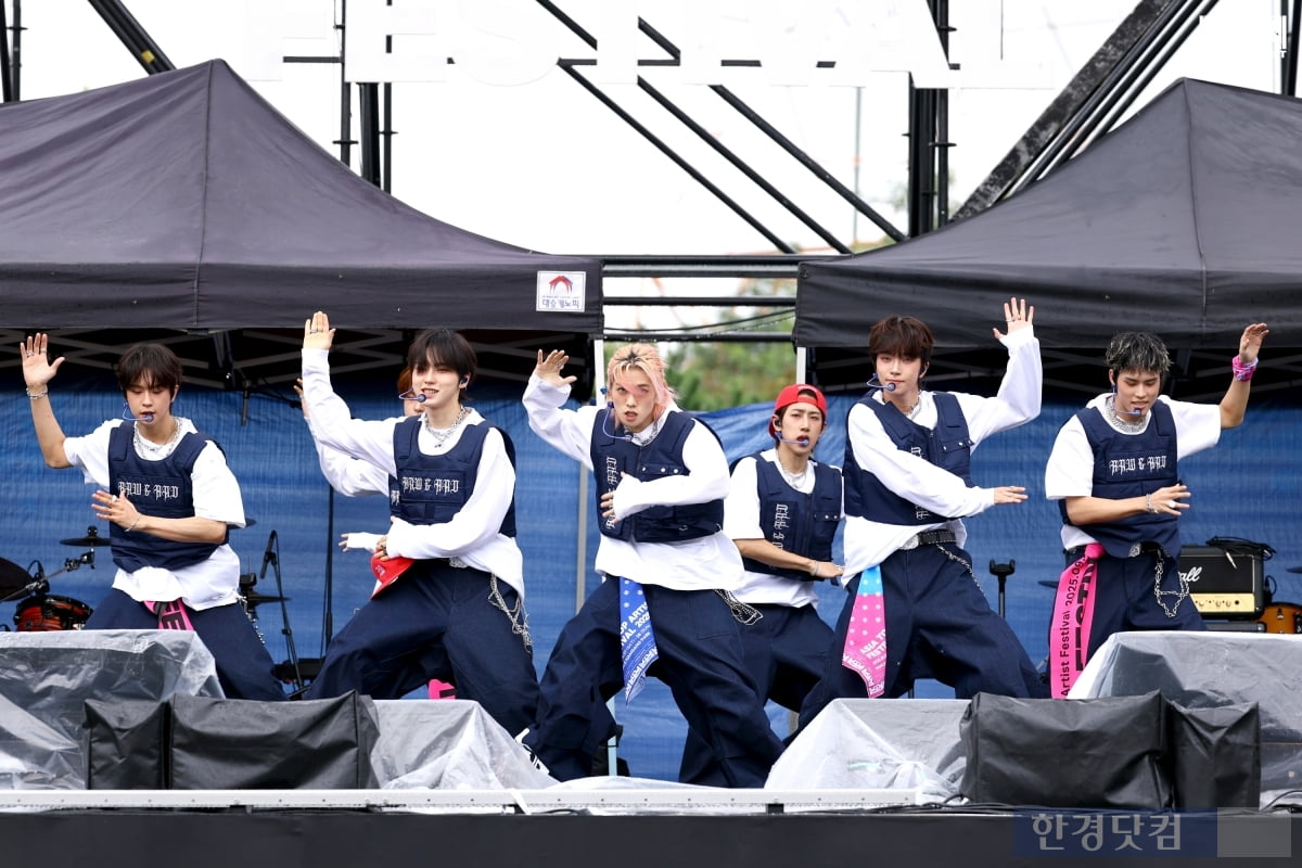 [ATA 포토] 뉴비트, '파워 넘치는 퍼포먼스에 시선강탈'