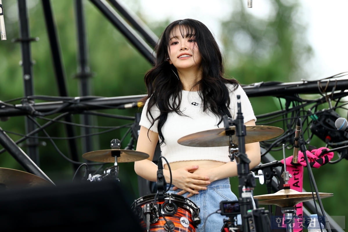 [ATA 포토] QWER, '어깨 들썩여지는 즐거운 공연'