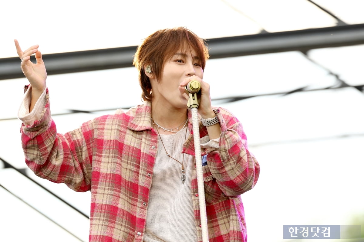 [ATA 포토] 하성운, '따사로운 햇살 아래서 멋지게~'