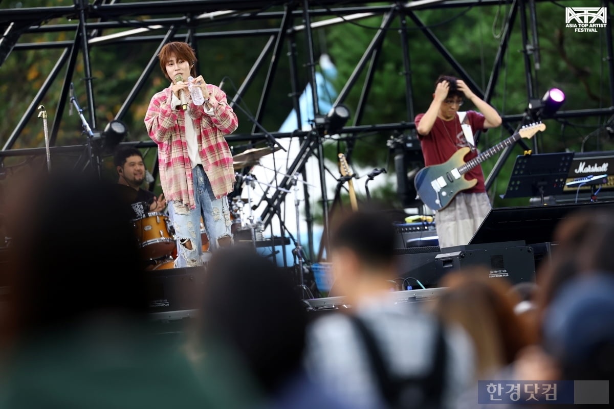 [ATA 포토] 하성운, '따사로운 햇살 아래서 멋지게~'