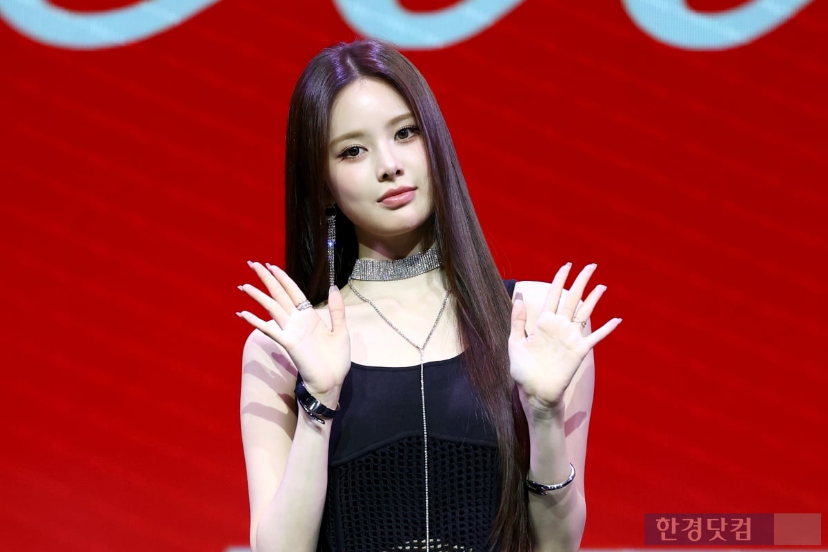 [포토] 이즈나 방지민, '눈길 사로잡는 매혹적인 눈빛'