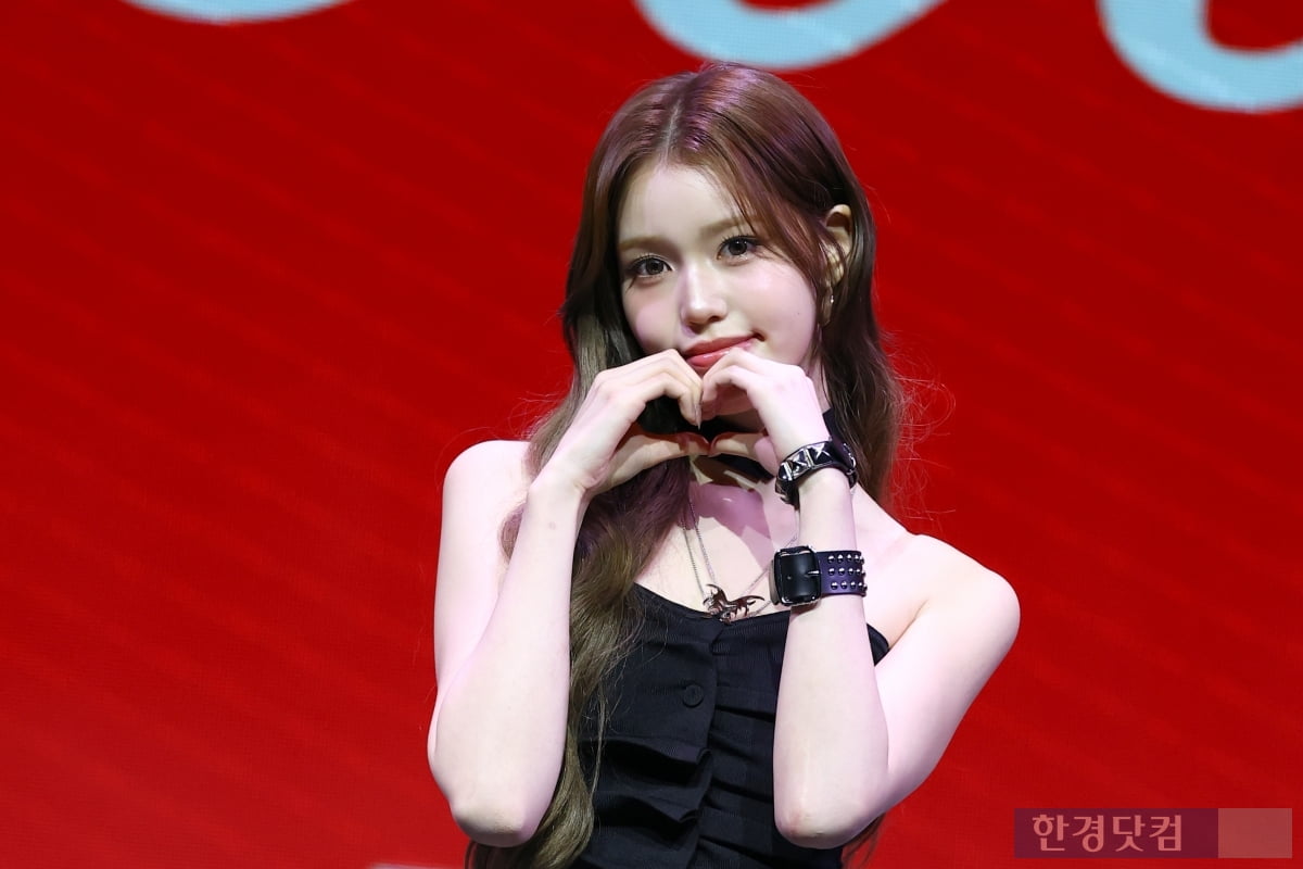 [포토] 이즈나 정세비, '눈부신 비주얼 뽐내는 막내'