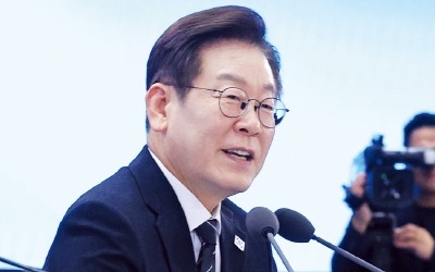 李 "바이오시밀러 임상 간소화…혁신신약도 신속 승인"