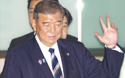 日 이시바 사퇴…차기 총리는 다카이치 vs 고이즈미 '2파전'