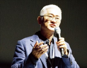 서경배 "매출 15조원 글로벌 대표 뷰티기업 도약"