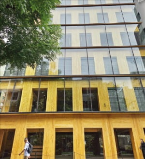 일본 건설회사 오바야시구미가 요코하마에 지은 직원 연수시설인 포트 플러스.  /요코하마=임호범 기자