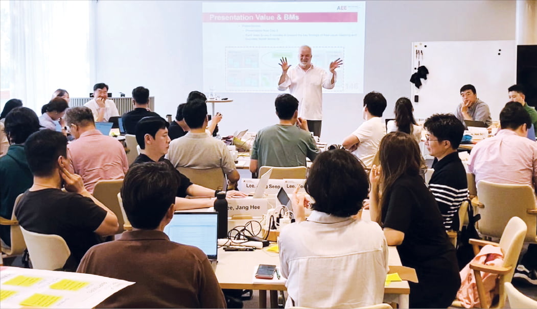 유학없이 유럽 MBA 학위 취득…한국 3050 직장인 4969명이 선택