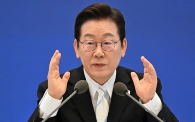 [속보] 李 대통령 "15년 걸리는 원전 신설, 현실성 없다"