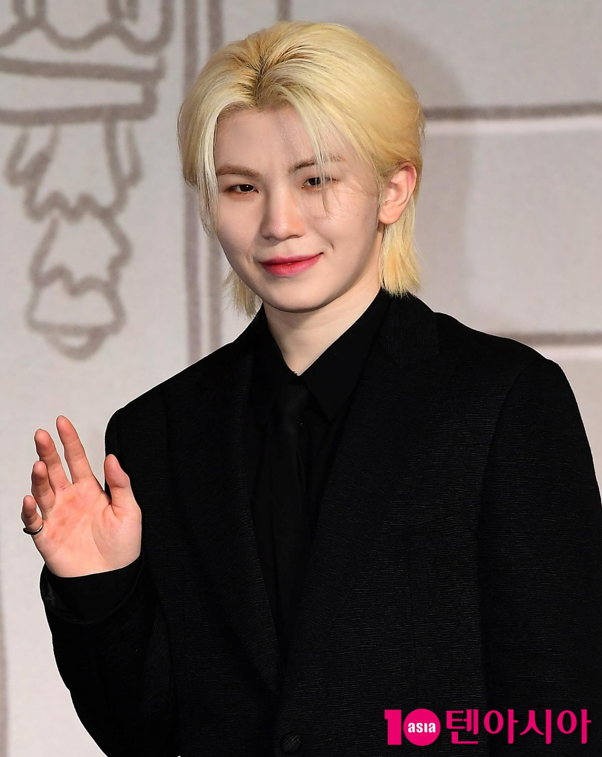 SEVENTEEN's Woozi Begins Military Service, Shares Heartfelt Message with Fans