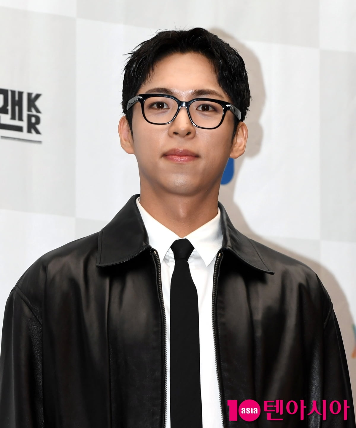 俳優 チュ・ジョンヒョク、新ドラマ『コンフィデンスマンKR』制作発表会に登場