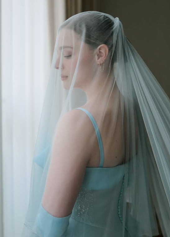 クロエ・モレッツ、モデルのケイト・ハリソンと結婚!特別なウェディングの詳細を語る