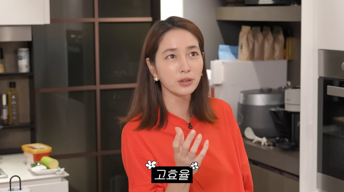 Lee Min-jung Shares Her Pursuit of Efficiency in Cooking