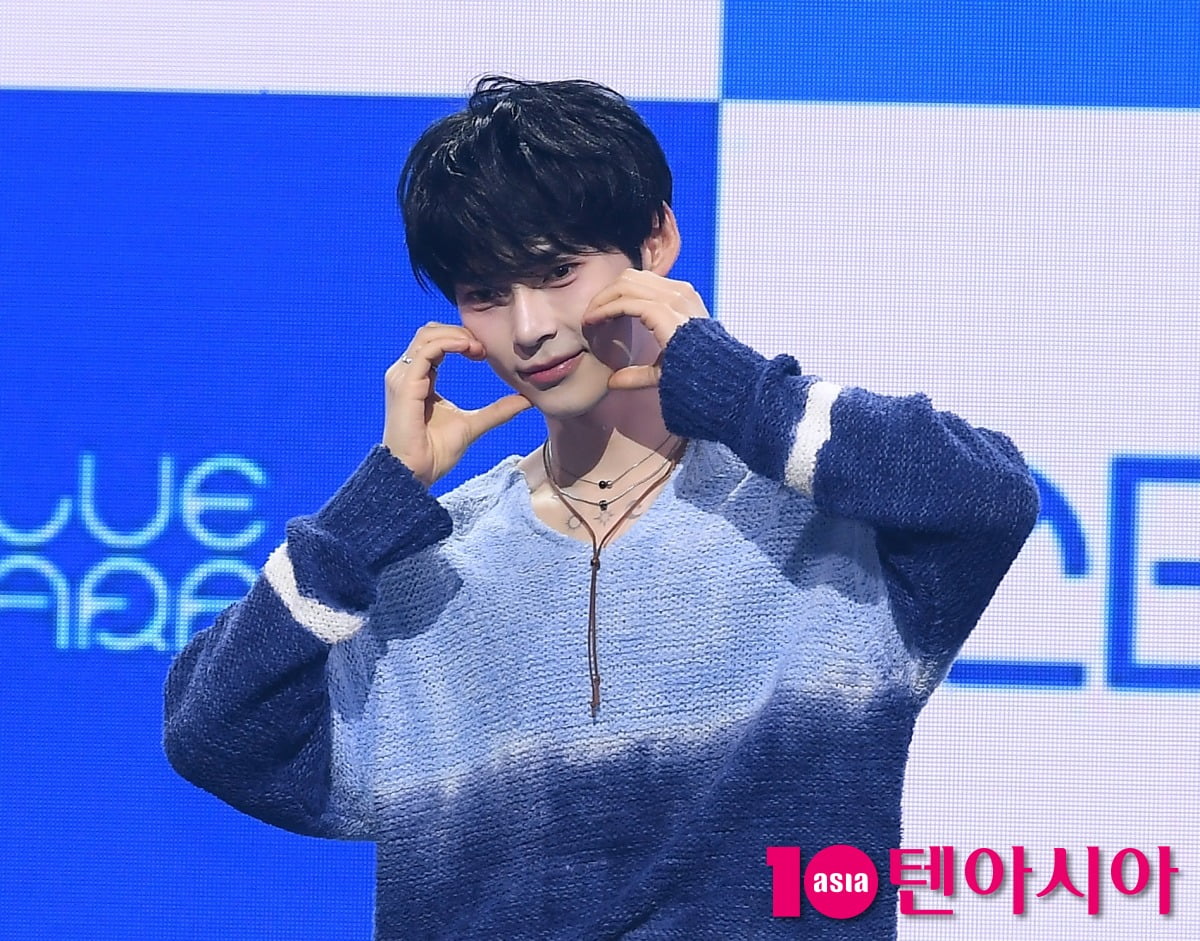 Mnet's 'M Countdown' Bids Farewell to Longtime Host Sung Han-bin