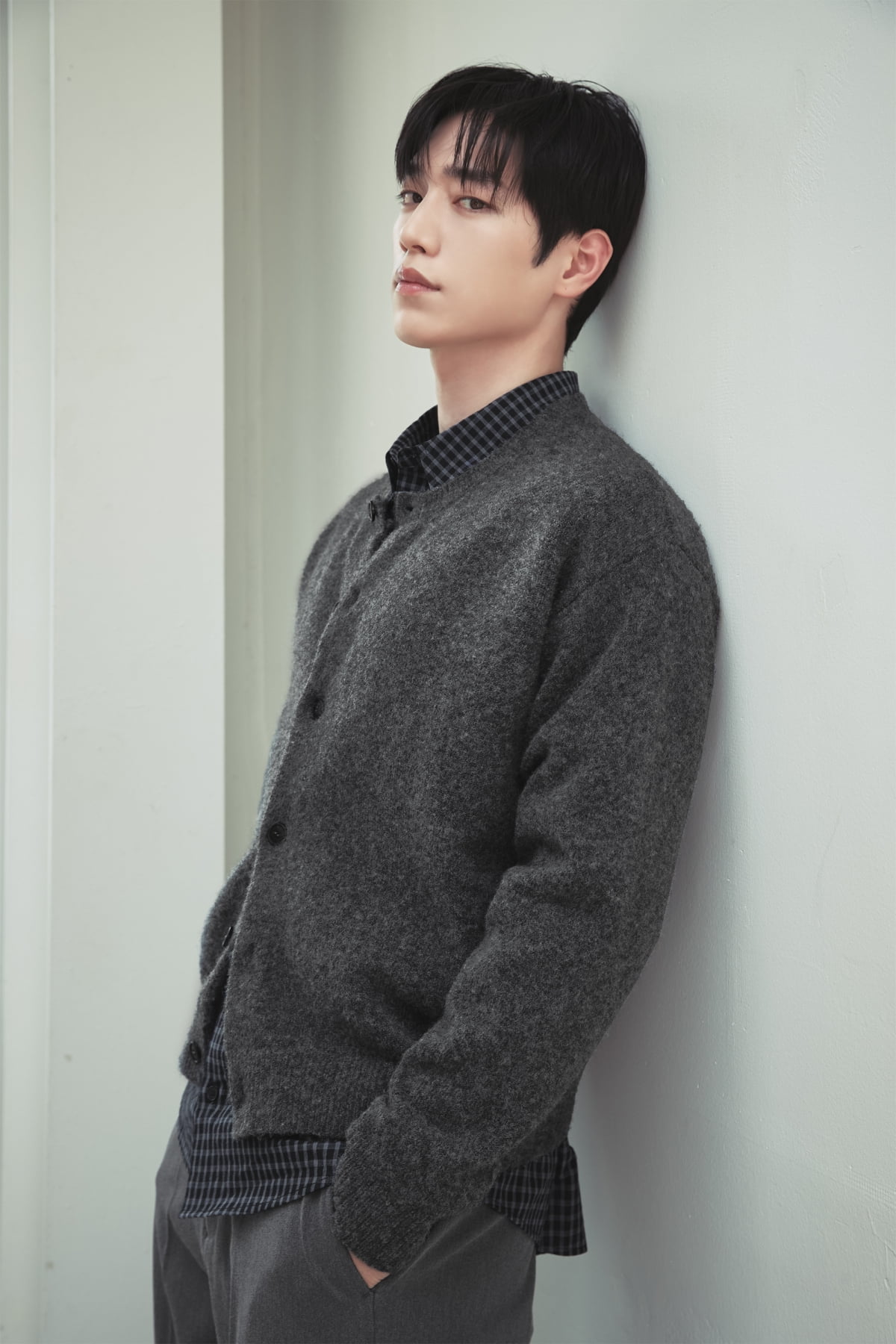 俳優ソ・ガンジュン、広告界で引っ張りだこ!信頼感と洗練された魅力でブランドの顔に