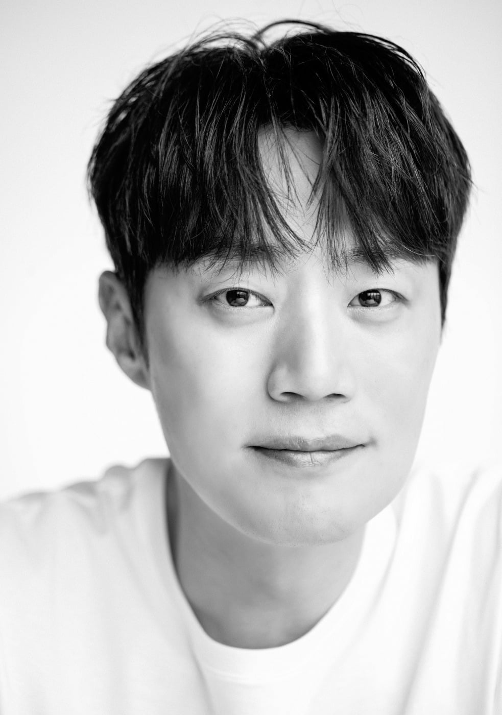 Anticipation Builds for 2026 Crime Thriller 'Scarecrow' Starring Lee Hee-jun and Park Hae-soo