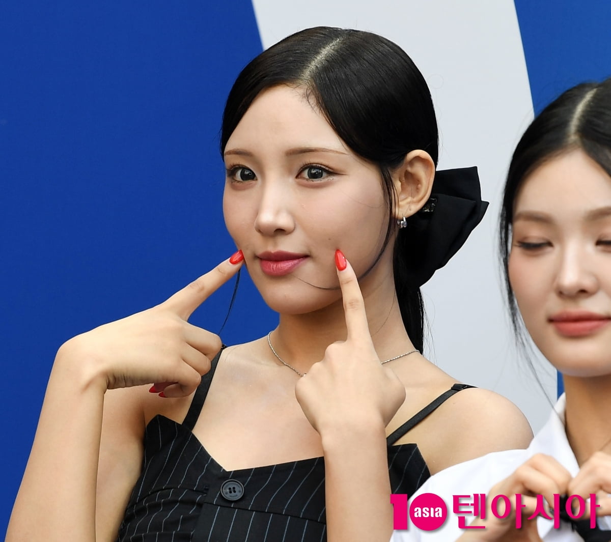 LIGHTSUM's Chowon Shines at 2026 S/S Seoul Fashion Week