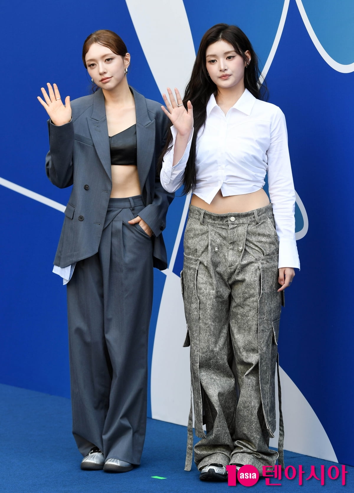 Fifty Fifty's Chanelle Moon and Athena Shine at 2026 S/S Seoul Fashion Week