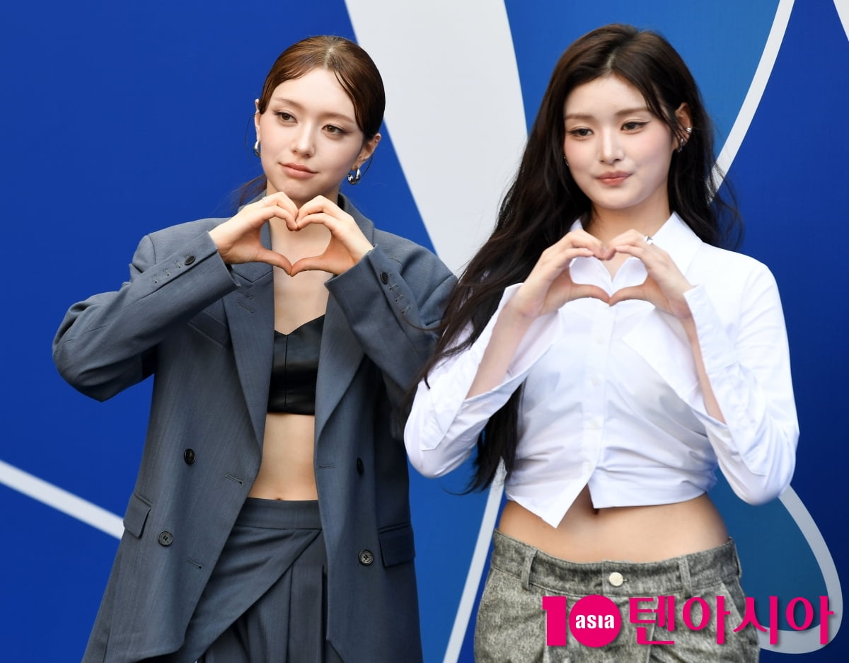 Fifty Fifty's Chanelle Moon and Athena Shine at 2026 S/S Seoul Fashion Week