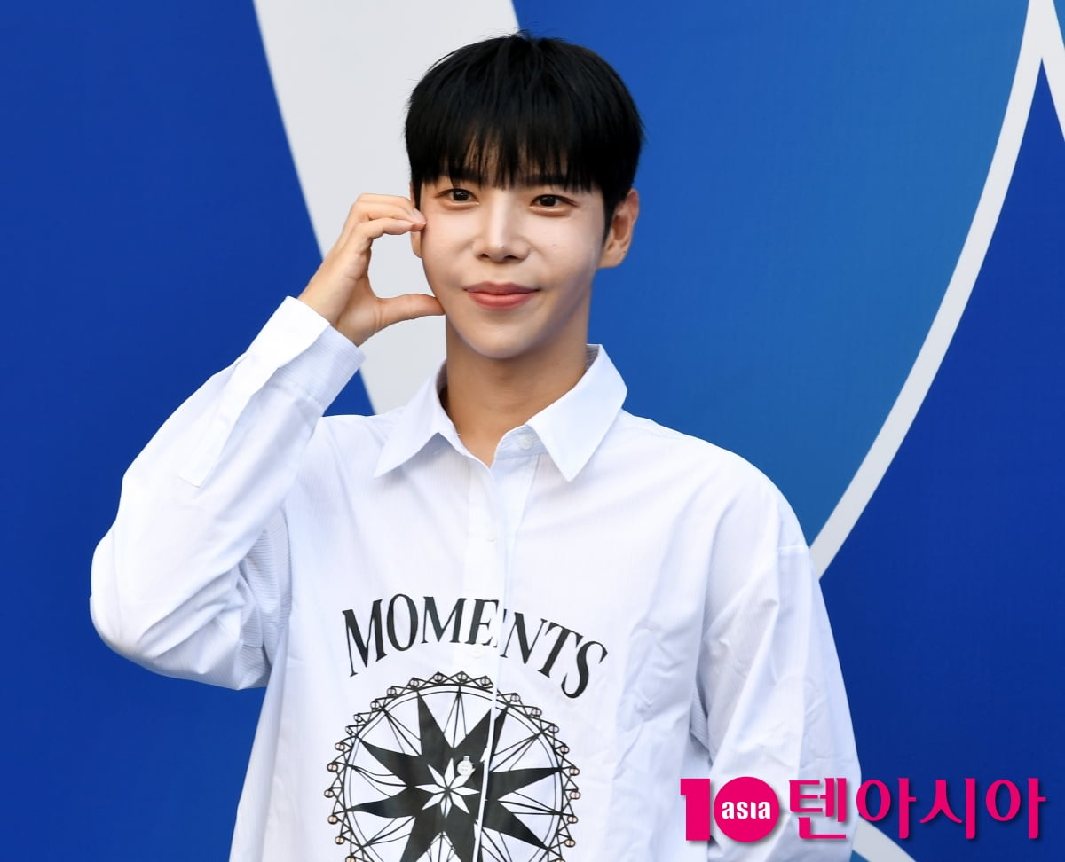 Actor Hyeonwoo Shines at 2026 S/S Seoul Fashion Week