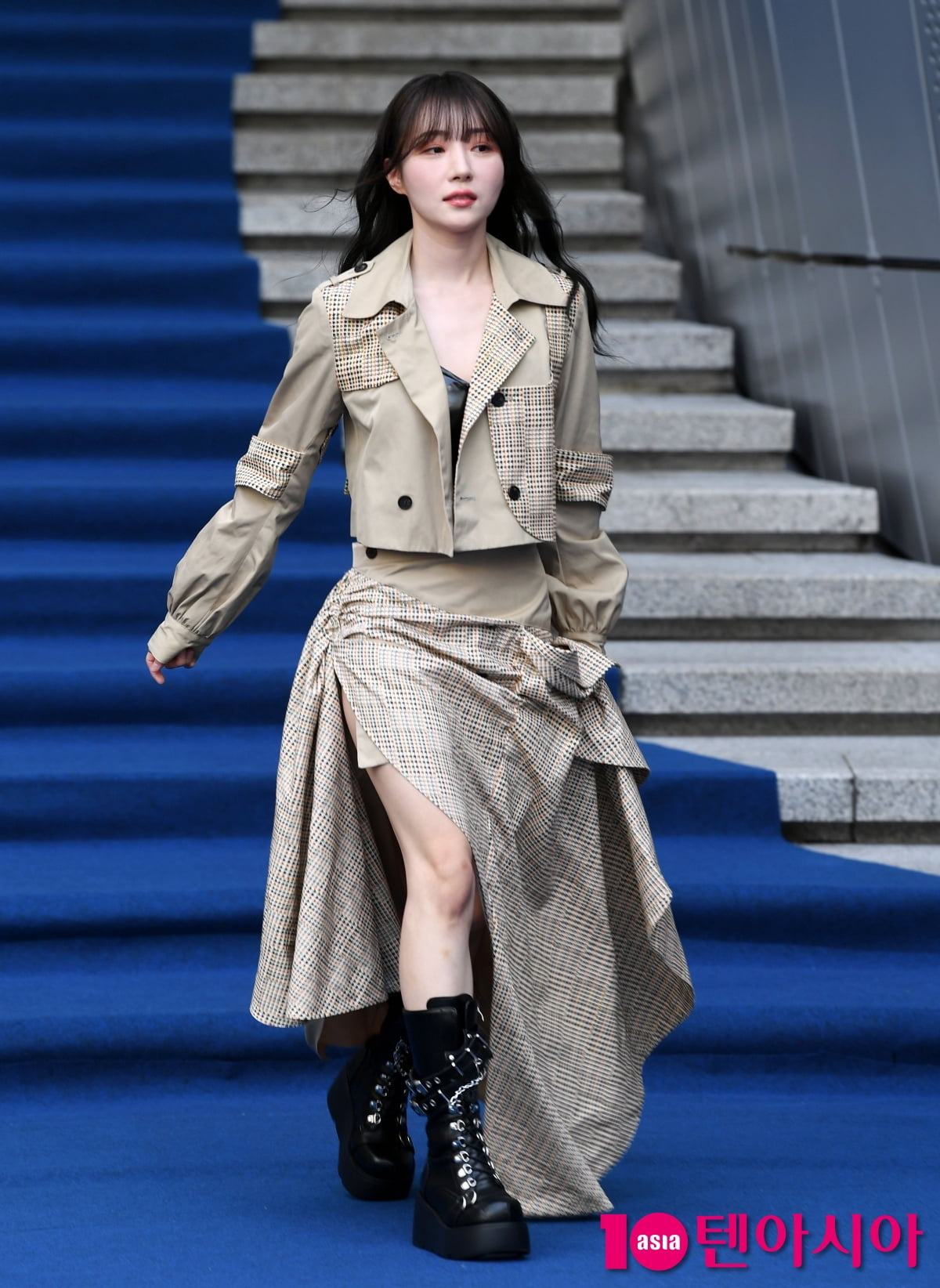 Dreamcatcher's Sua Shines at 2026 S/S Seoul Fashion Week