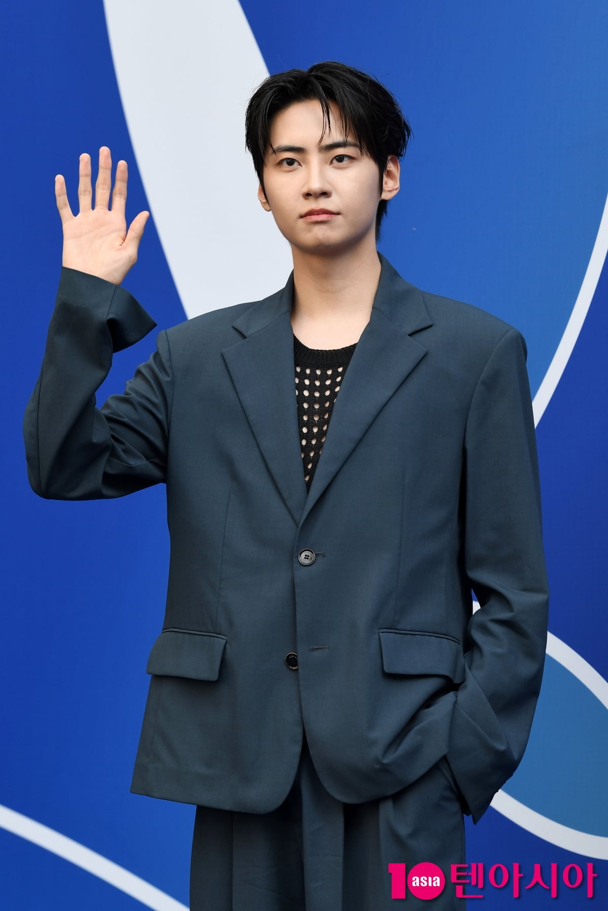 Actor Lee Jin-hyuk Shines at 2026 S/S Seoul Fashion Week