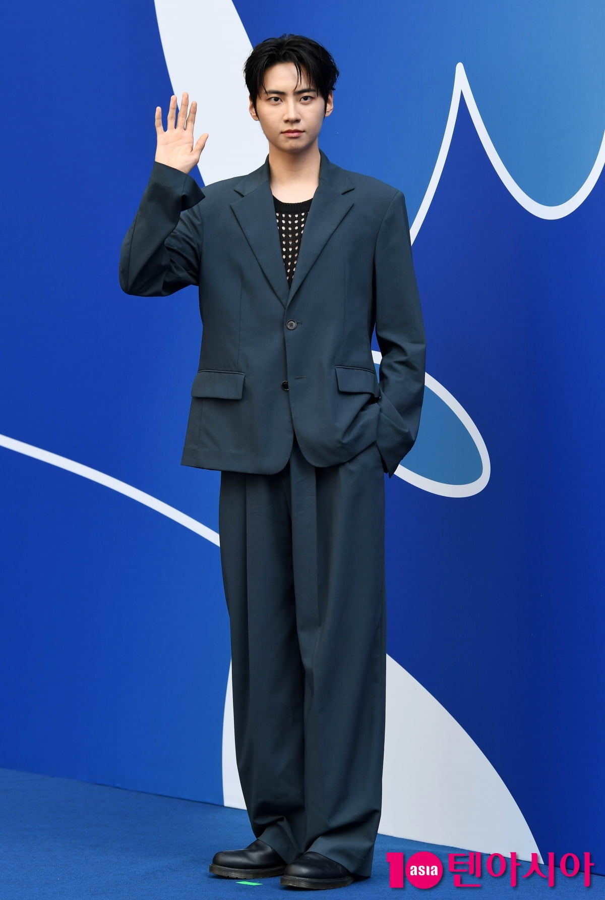 Actor Lee Jin-hyuk Shines at 2026 S/S Seoul Fashion Week