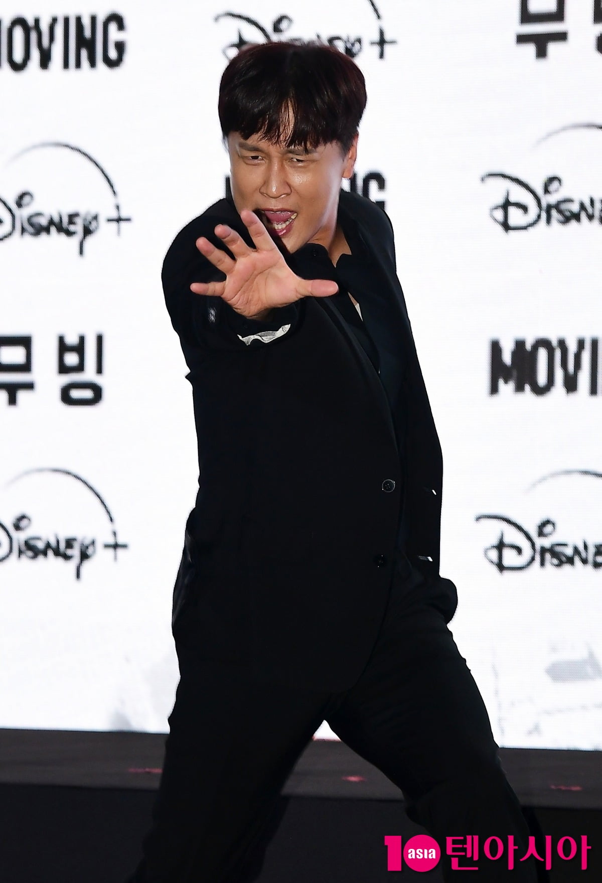 Cha Tae-hyun Considers Starring in New Webtoon-Based Drama 'Personal Taxi'