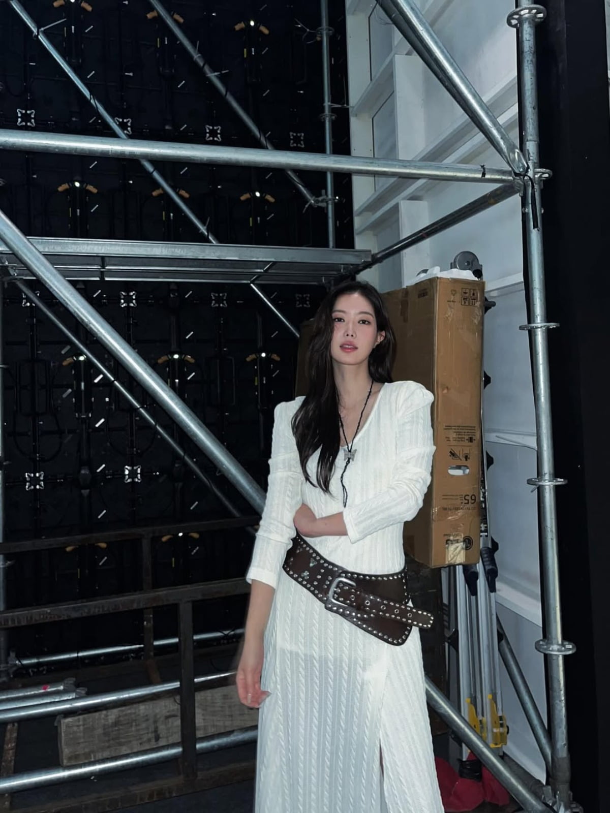 Lim Soo-hyang Stuns in Ivory Knit Dress at Seoul Fashion Week