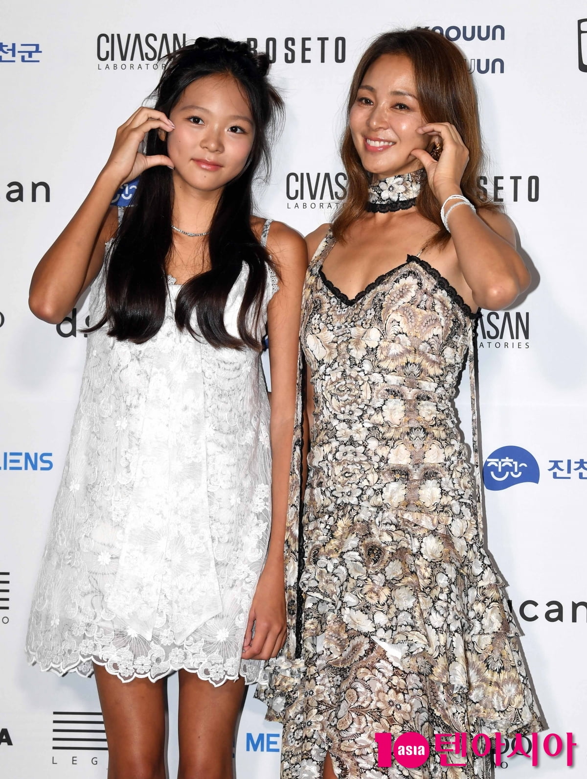 Choo Sarang and Shiho Shine at 2026 S/S Seoul Fashion Week