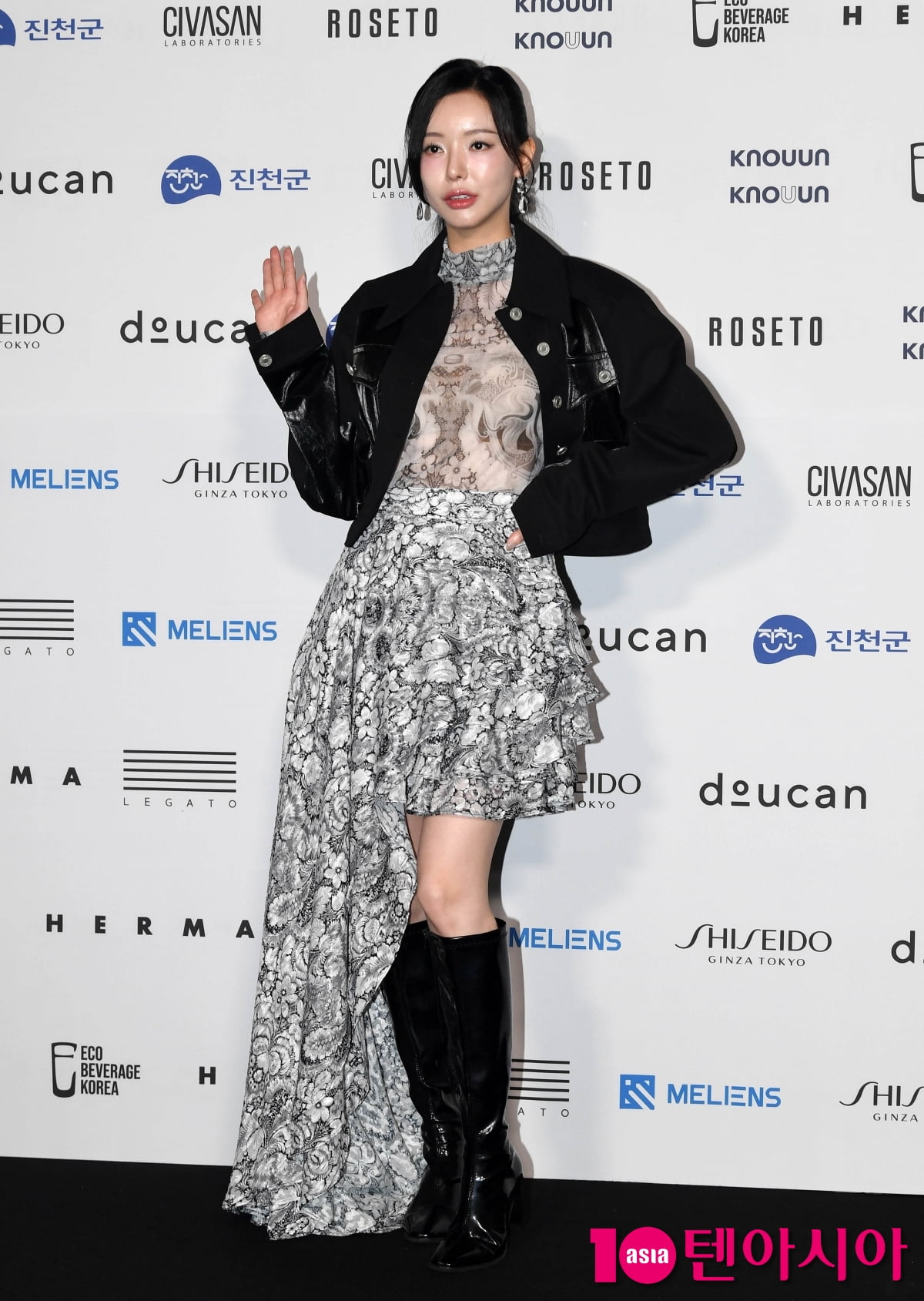 Serri Shines at 2026 S/S Seoul Fashion Week