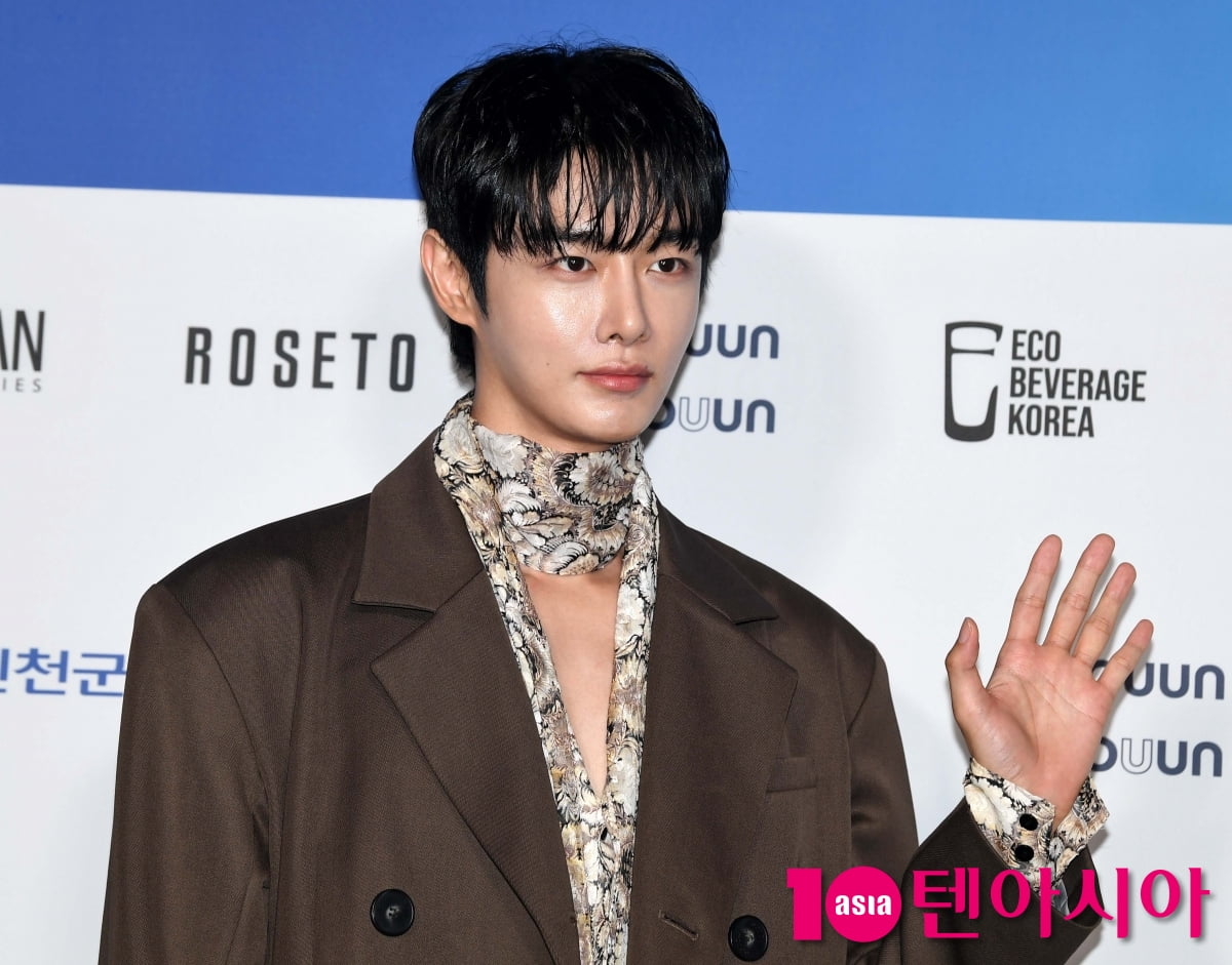 Actor Kang Hui Shines at 2026 S/S Seoul Fashion Week