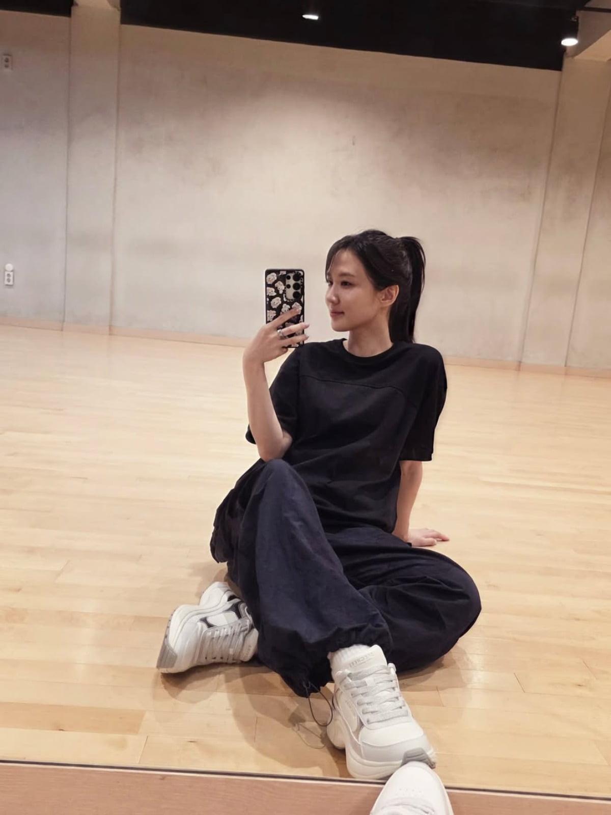 Park Eun-bin Celebrates Birthday with Charming Selfies and Updates Fans on Her Latest Activities