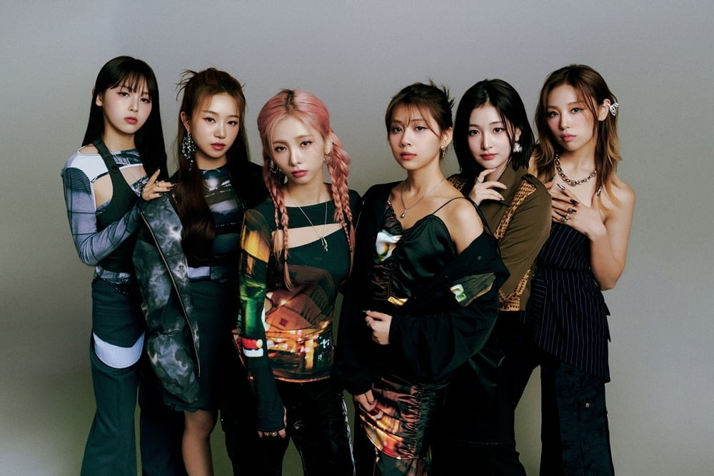 Queenz Eye Shines in WWD Magazine and Seoul Fashion Week