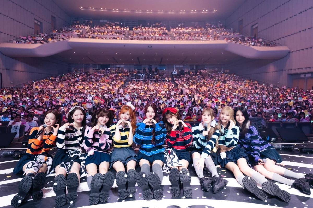 NiziU Embarks on First Japan Hall Tour with 'NEW EMOTION: Face to Face'