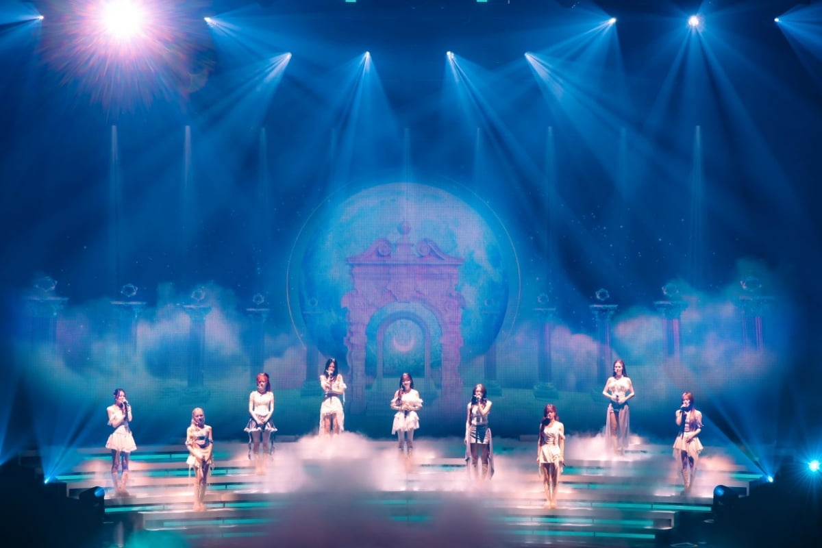 NiziU Embarks on First Japan Hall Tour with 'NEW EMOTION: Face to Face'