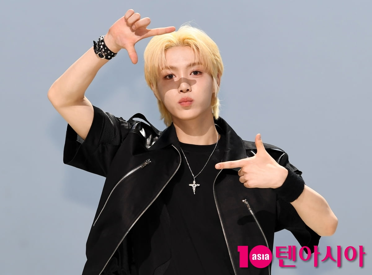 ALL(H)OURS' Minje Shines at 'VCF' Album Showcase in Seoul