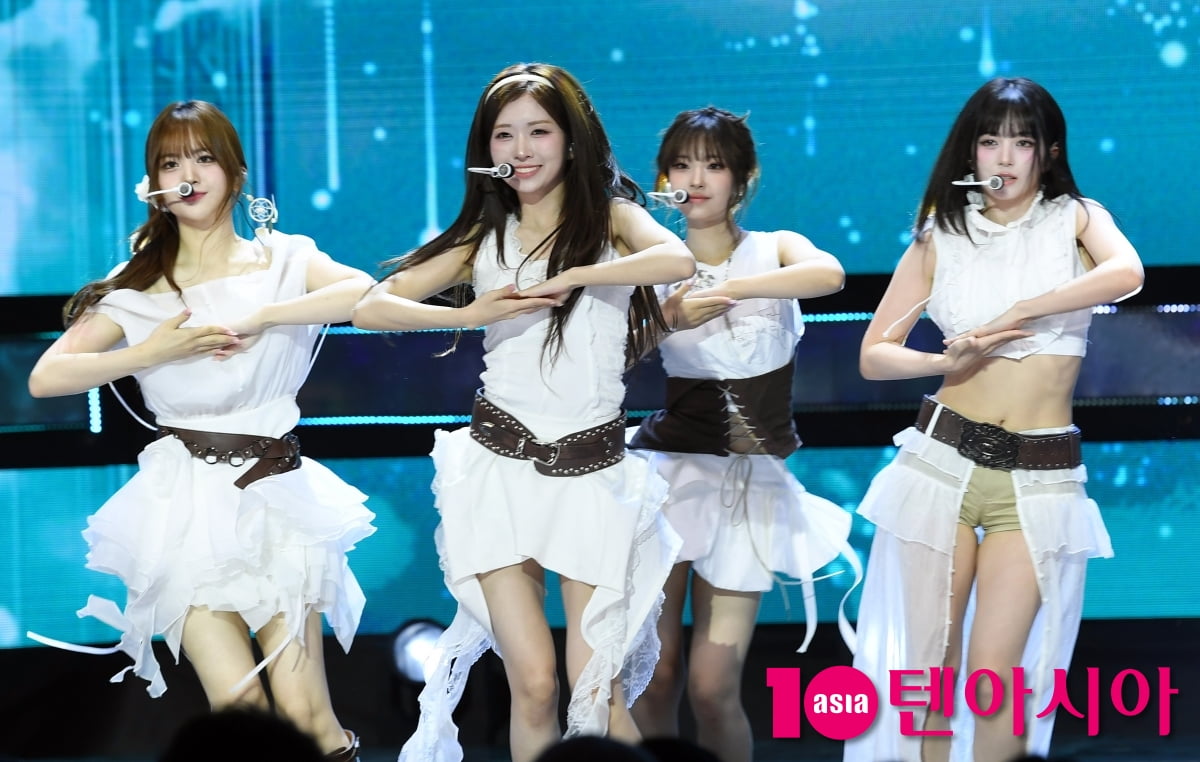 メイディン・エス、SBS 'THE SHOW'で華麗なステージを披露