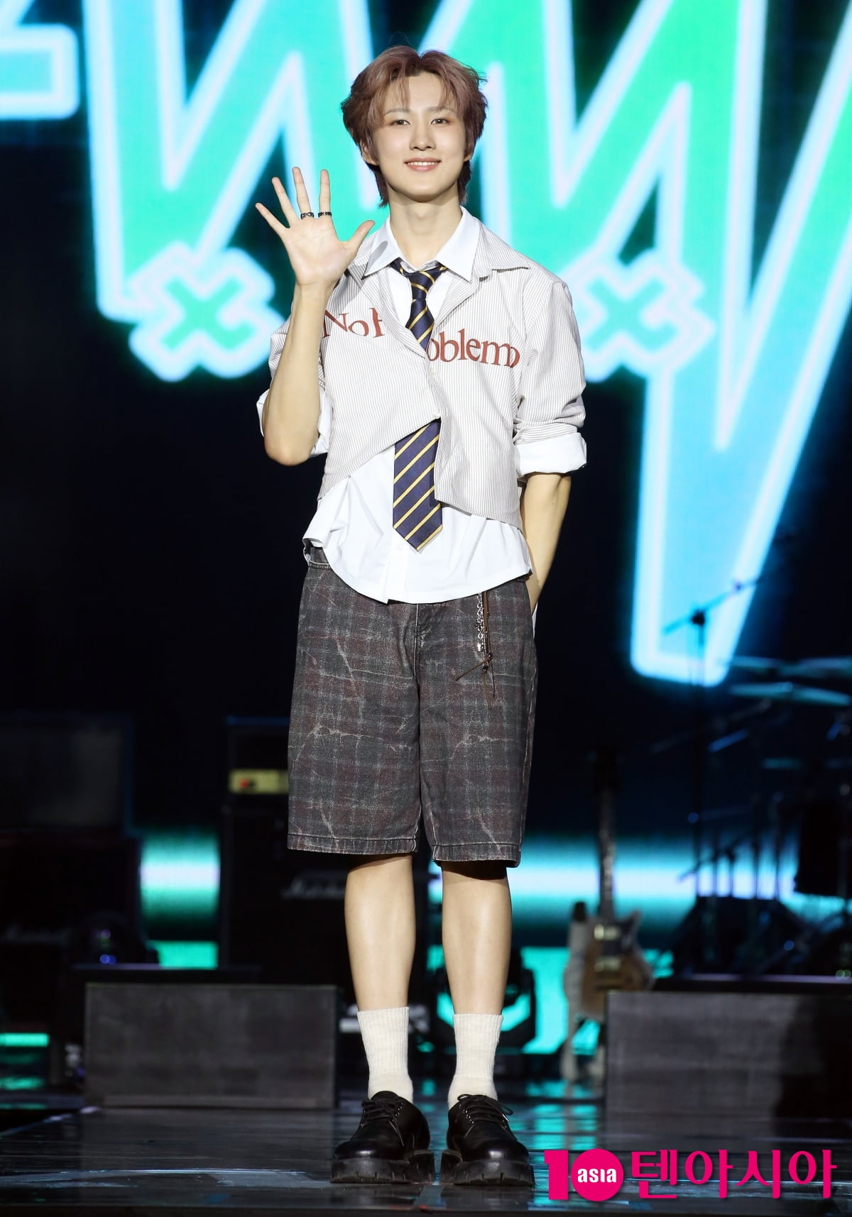 AxMxP's Ju-hwan Shines at Debut Showcase in Seoul