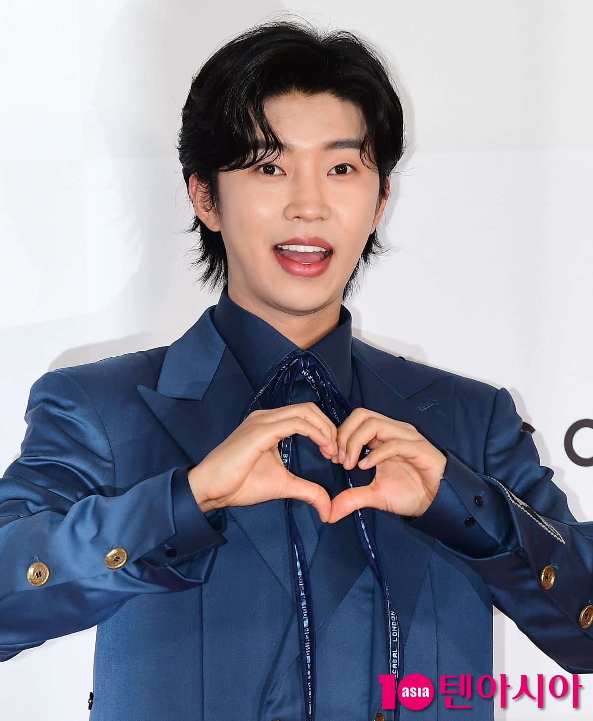 イム・ヨンウン、音楽番組で新曲披露！「ショー！音楽中心」と「人気歌謡」に出演決定